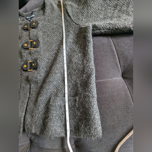 💙 CYNTHIA ROWLEY 💙 Cardigan with Gold Buckles - Picture 4 of 7